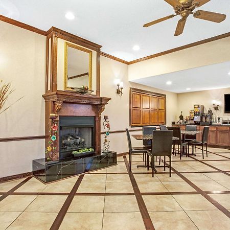 מלון Super 8 By Wyndham קלינטון מראה חיצוני תמונה