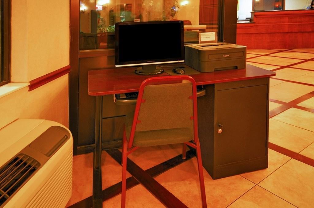 מלון Super 8 By Wyndham קלינטון מראה חיצוני תמונה